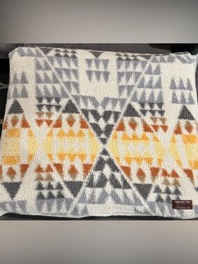 Pendleton Southwestern Geometric White,Gray,Yellow, and Orange Sherpa Blanket